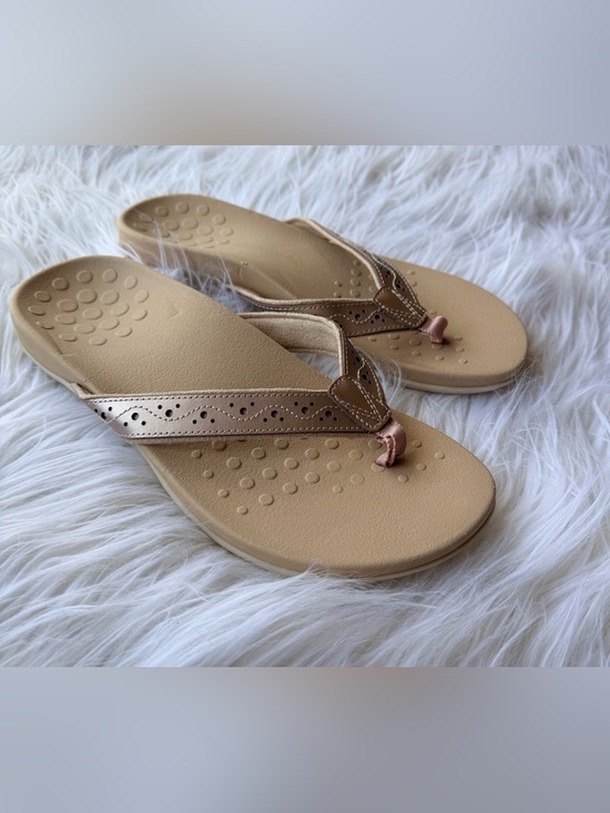 Vionic Shoes - Vionic Women’s 9.5 WIDE Aliza Rose Gold Thong Flip Flop Sandals
